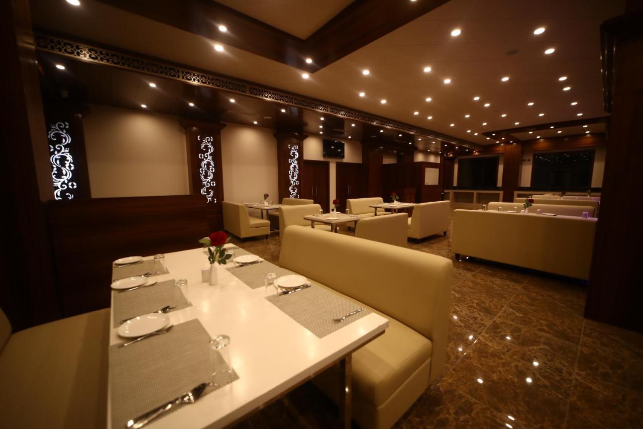Park Avenue And Resorts Sikar Ngoại thất bức ảnh