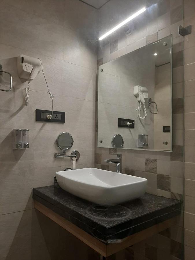 Park Avenue And Resorts Sikar Ngoại thất bức ảnh